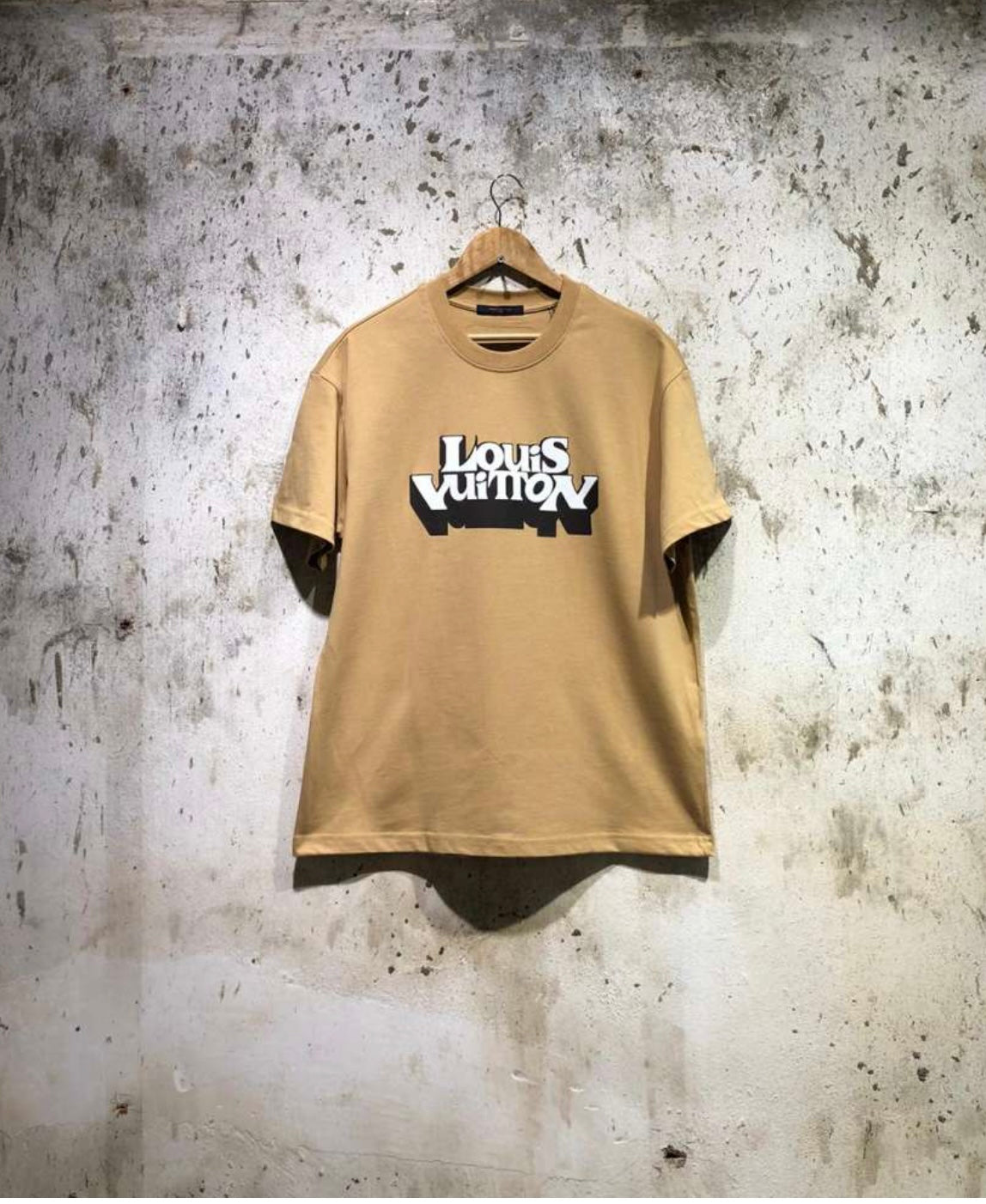 LV Men T-shirt