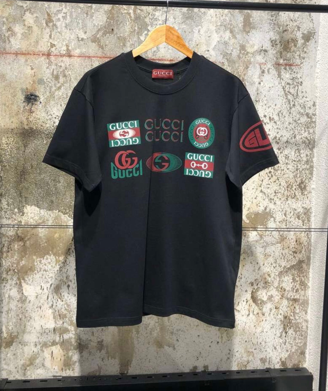 Gucci  Men T-shirt