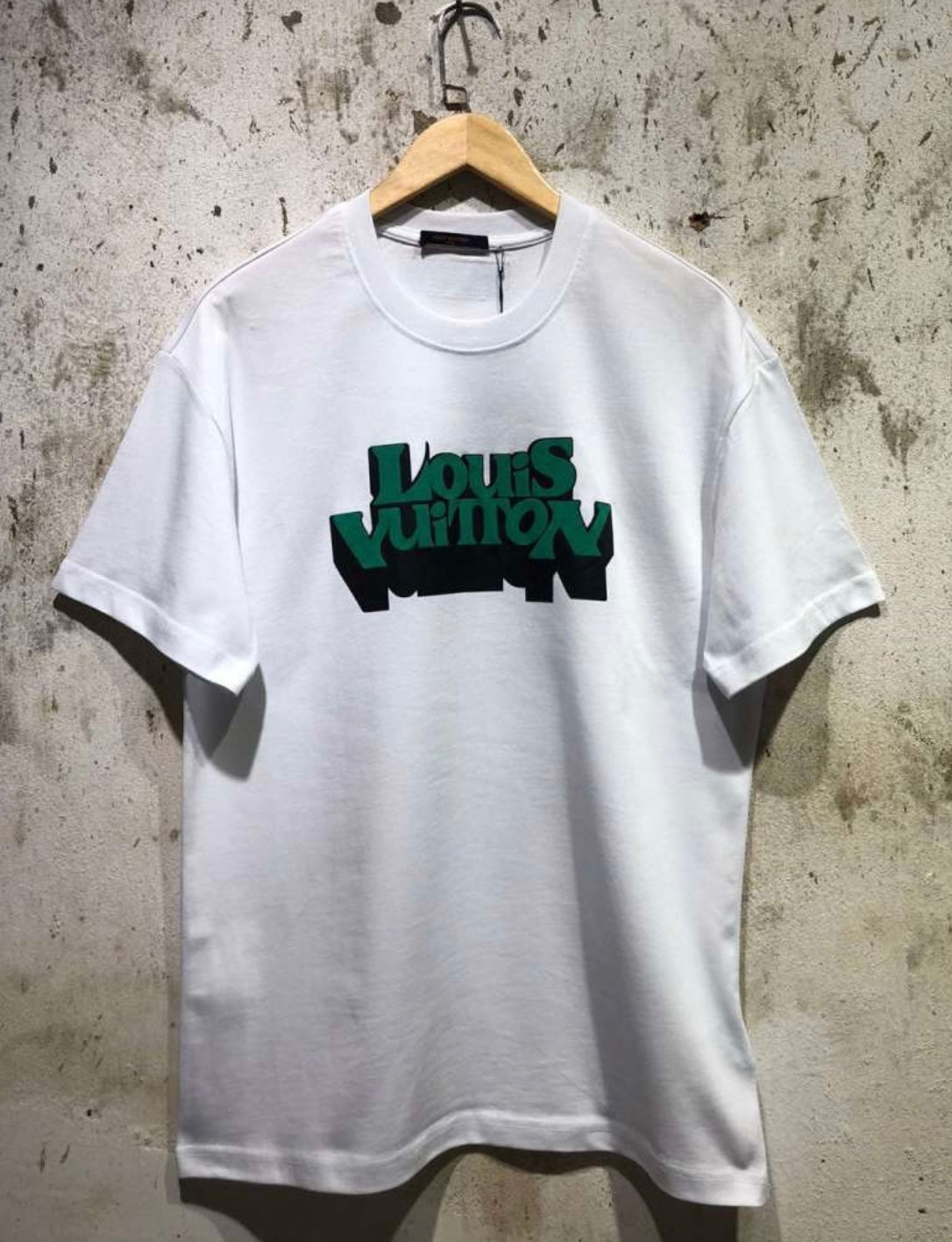 LV Men T-shirt